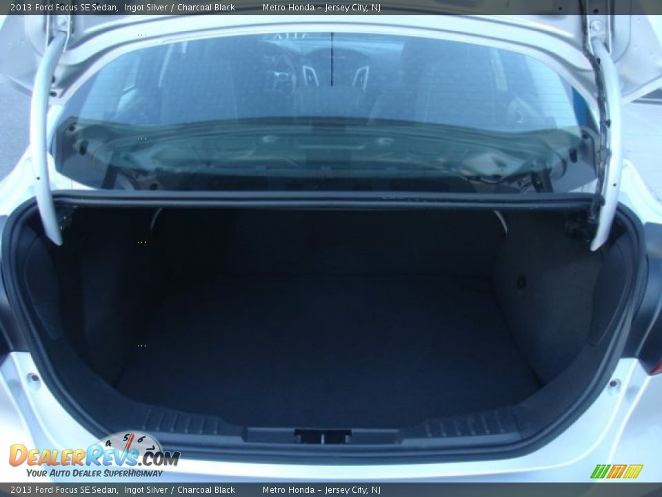 2013 Ford Focus SE Sedan Ingot Silver / Charcoal Black Photo #20