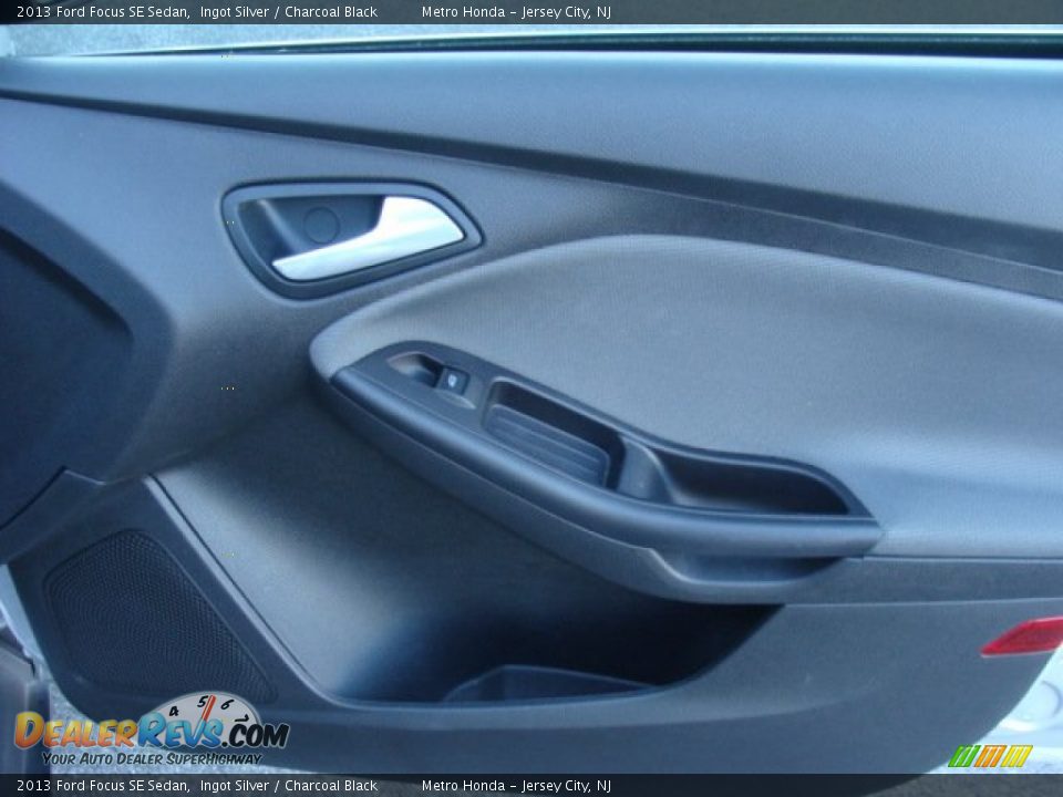 2013 Ford Focus SE Sedan Ingot Silver / Charcoal Black Photo #23