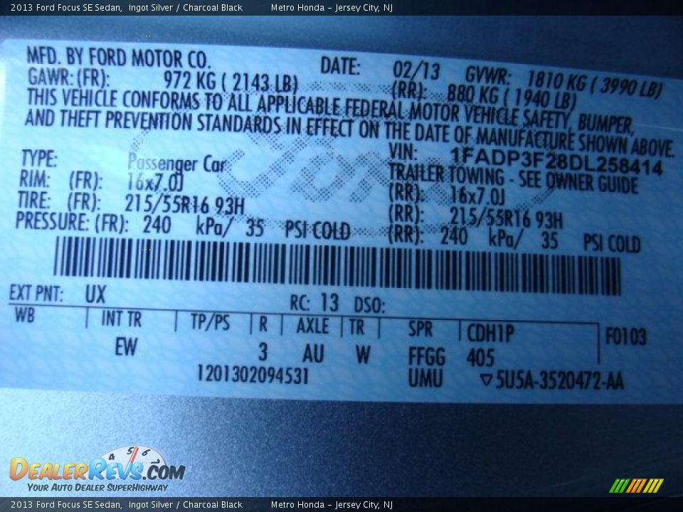 2013 Ford Focus SE Sedan Ingot Silver / Charcoal Black Photo #29