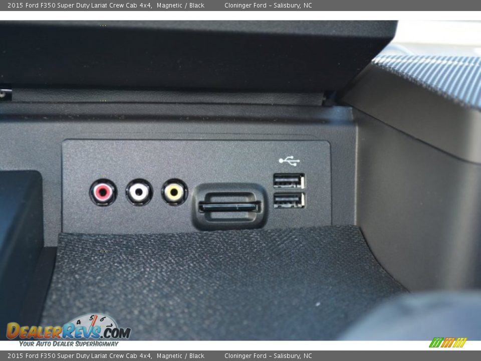 2015 Ford F350 Super Duty Lariat Crew Cab 4x4 Magnetic / Black Photo #19