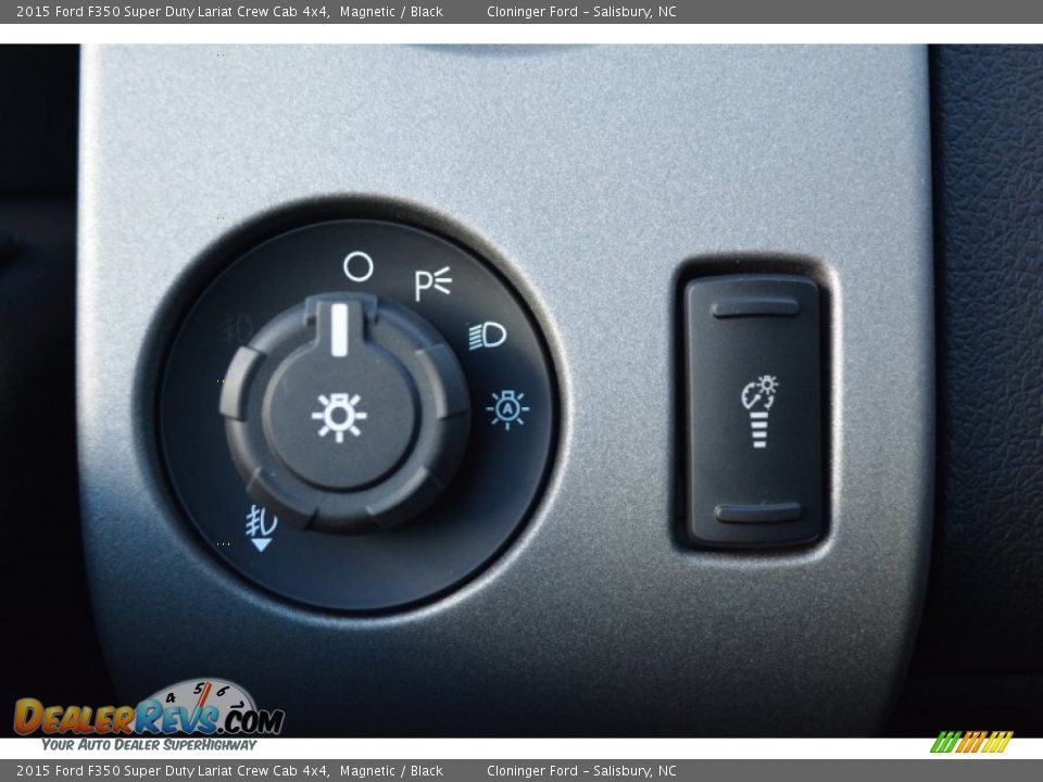 2015 Ford F350 Super Duty Lariat Crew Cab 4x4 Magnetic / Black Photo #25