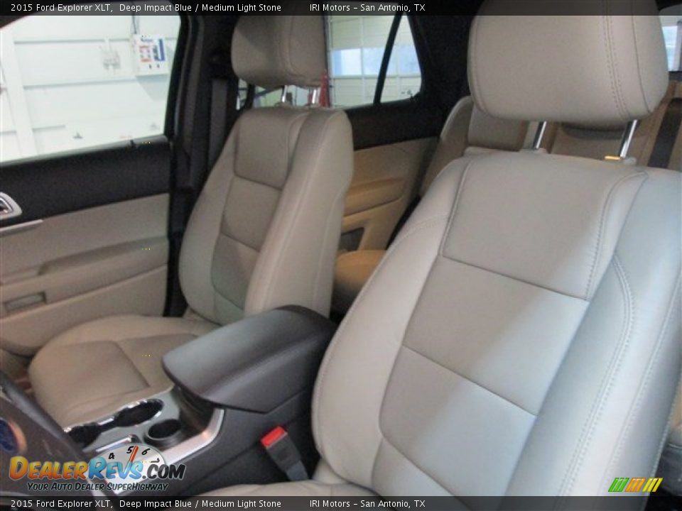 2015 Ford Explorer XLT Deep Impact Blue / Medium Light Stone Photo #10