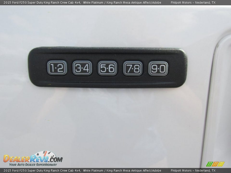 2015 Ford F250 Super Duty King Ranch Crew Cab 4x4 White Platinum / King Ranch Mesa Antique Affect/Adobe Photo #17