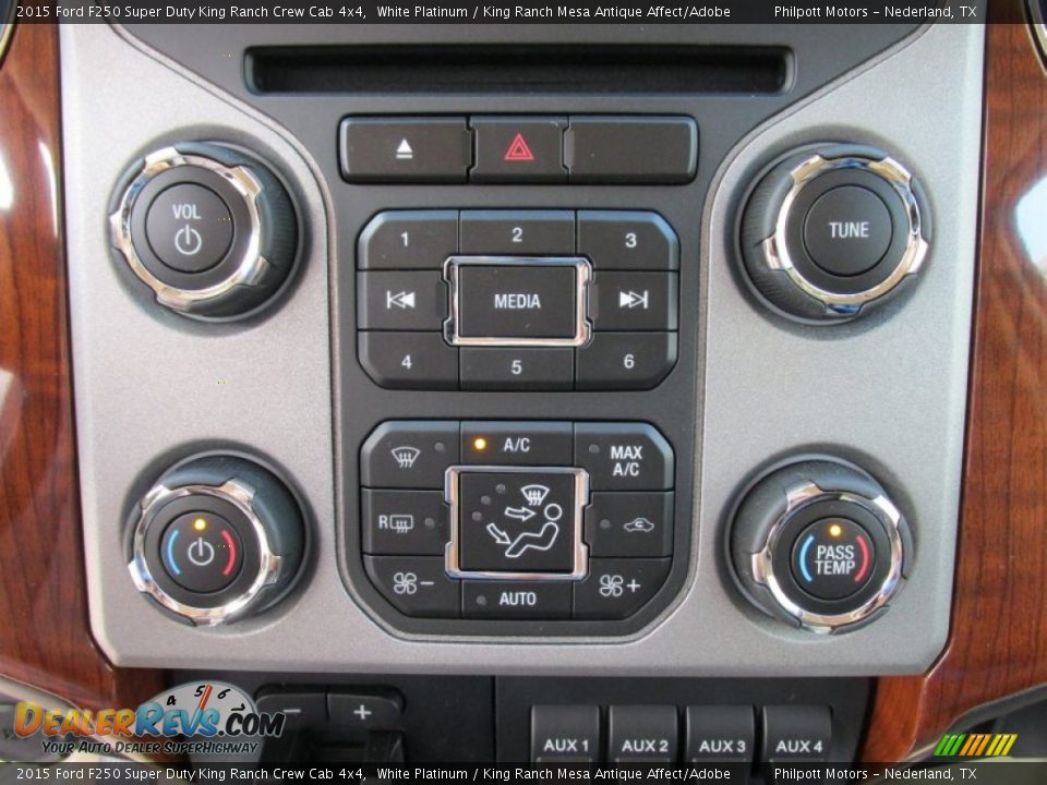 2015 Ford F250 Super Duty King Ranch Crew Cab 4x4 White Platinum / King Ranch Mesa Antique Affect/Adobe Photo #34