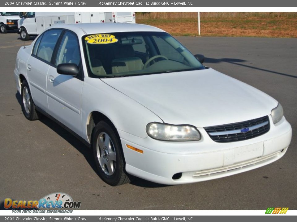 2004 Chevrolet Classic Summit White / Gray Photo #1