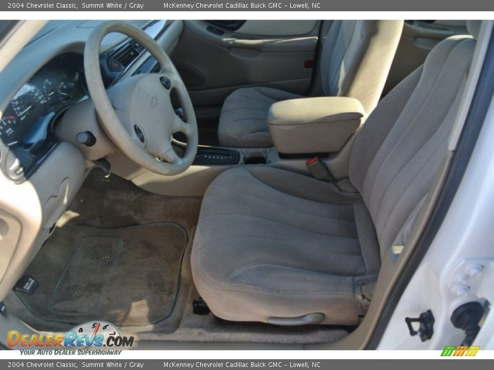 2004 Chevrolet Classic Summit White / Gray Photo #8