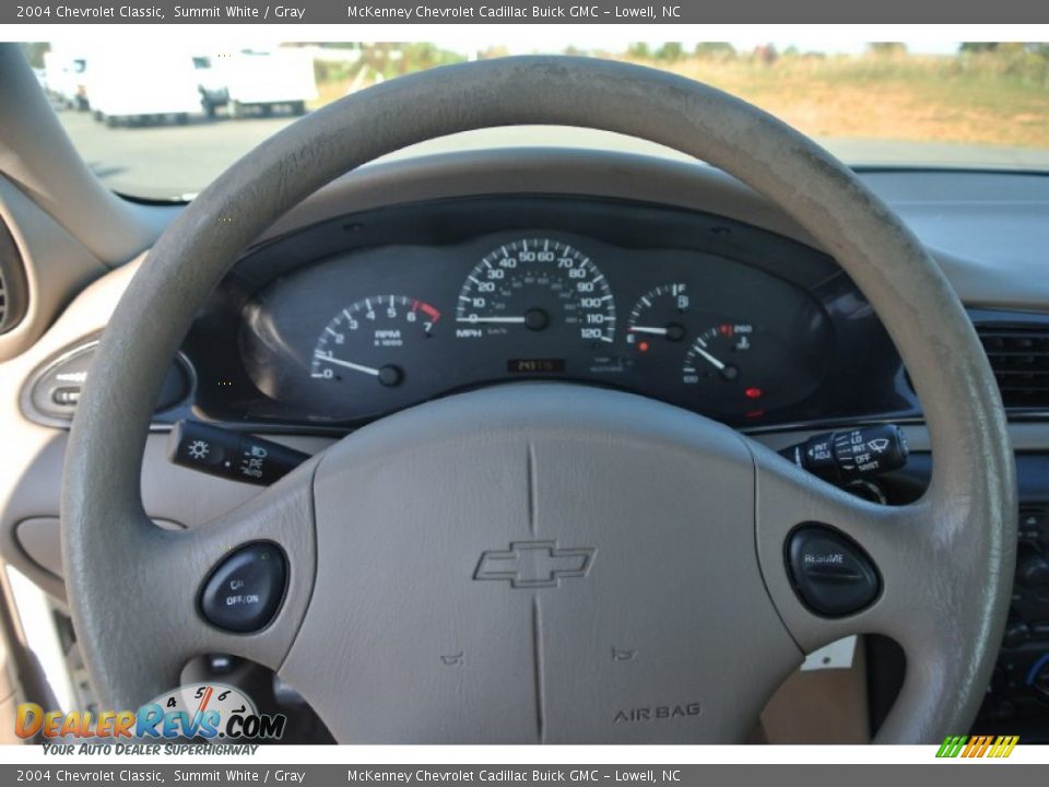 2004 Chevrolet Classic Summit White / Gray Photo #15