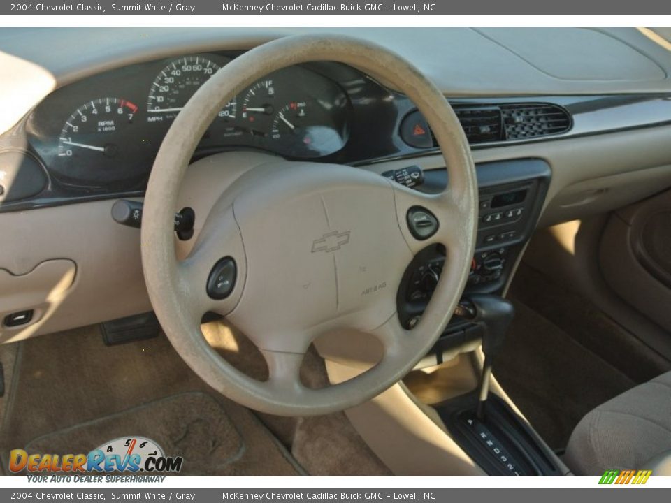 2004 Chevrolet Classic Summit White / Gray Photo #24