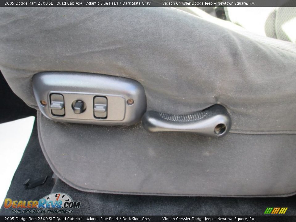 2005 Dodge Ram 2500 SLT Quad Cab 4x4 Atlantic Blue Pearl / Dark Slate Gray Photo #13