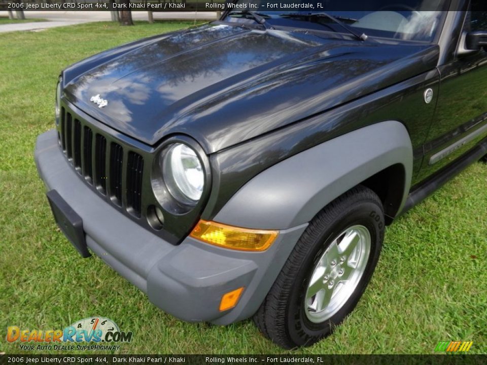 2006 Jeep Liberty CRD Sport 4x4 Dark Khaki Pearl / Khaki Photo #17