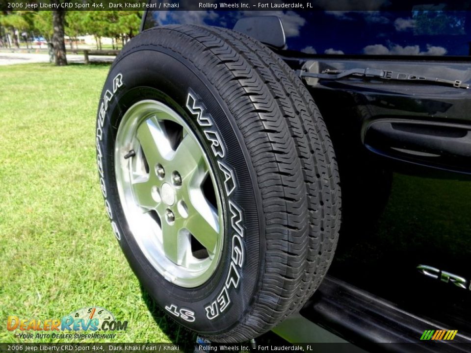 2006 Jeep Liberty CRD Sport 4x4 Dark Khaki Pearl / Khaki Photo #20