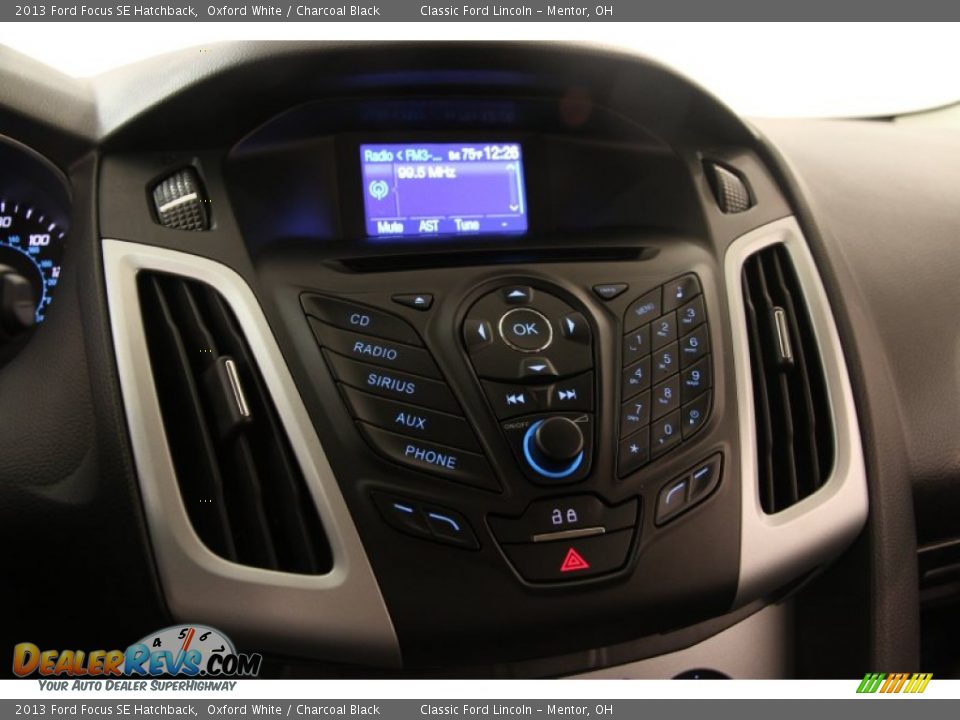 2013 Ford Focus SE Hatchback Oxford White / Charcoal Black Photo #7