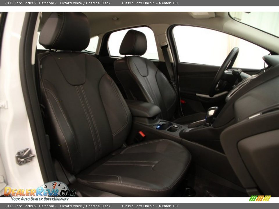 2013 Ford Focus SE Hatchback Oxford White / Charcoal Black Photo #9