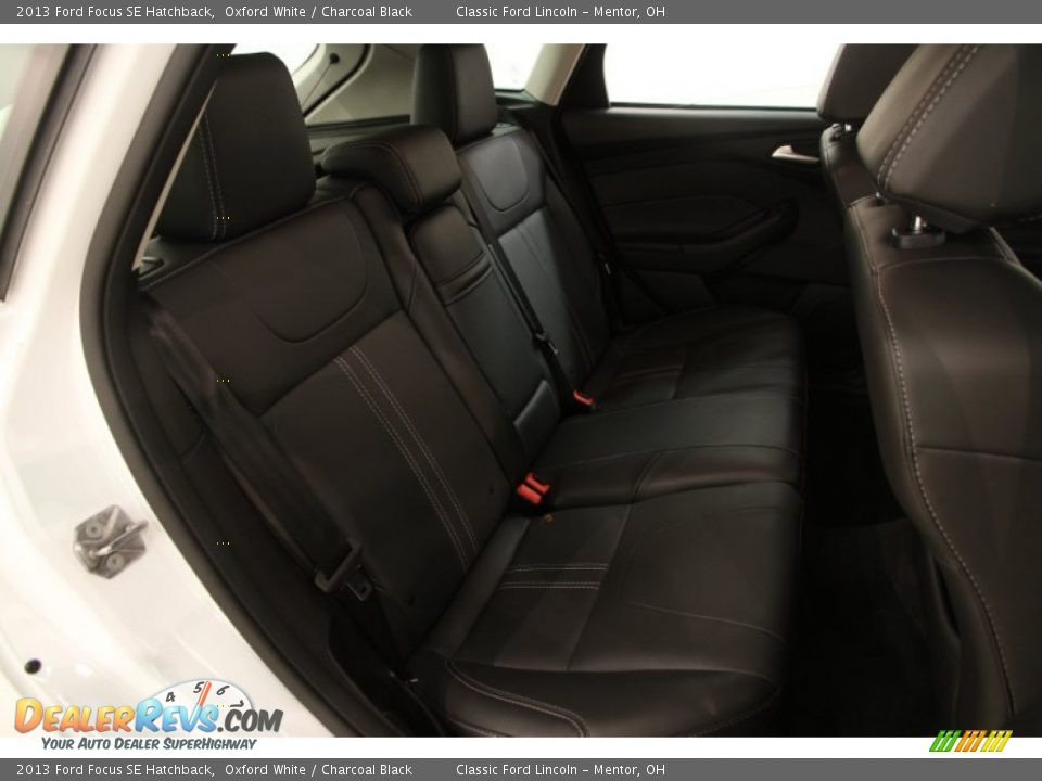 2013 Ford Focus SE Hatchback Oxford White / Charcoal Black Photo #10