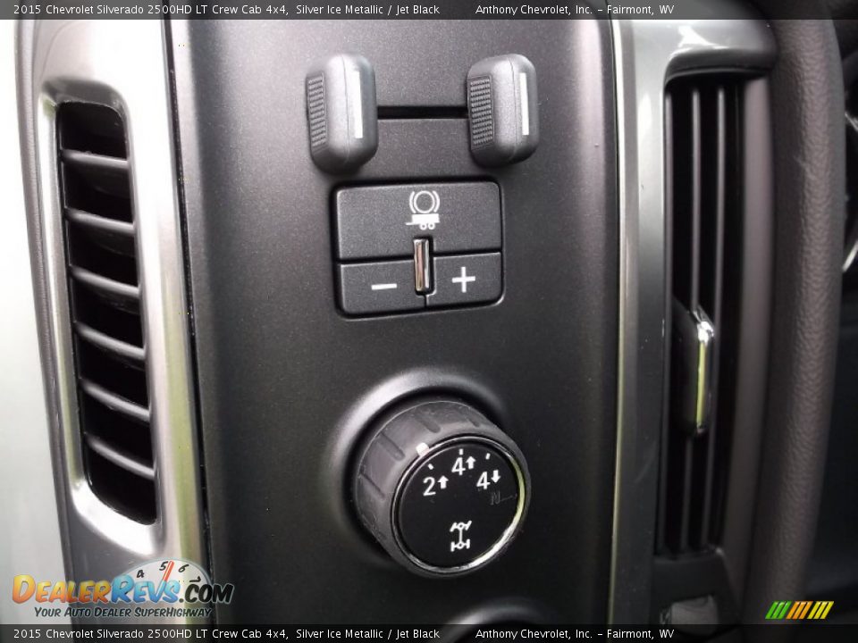 2015 Chevrolet Silverado 2500HD LT Crew Cab 4x4 Silver Ice Metallic / Jet Black Photo #10