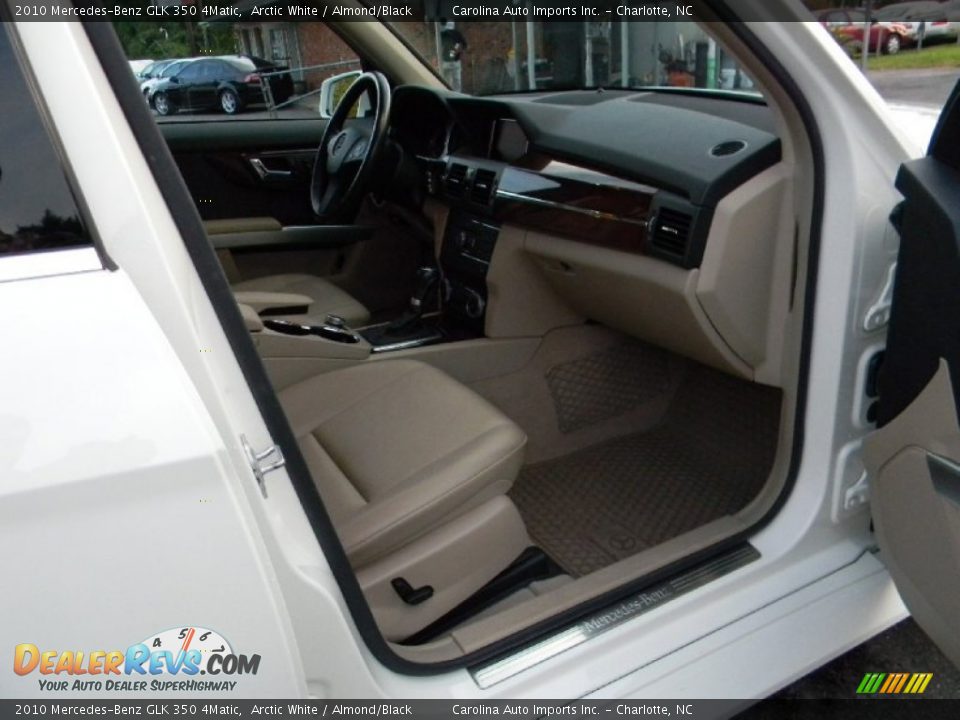 2010 Mercedes-Benz GLK 350 4Matic Arctic White / Almond/Black Photo #22