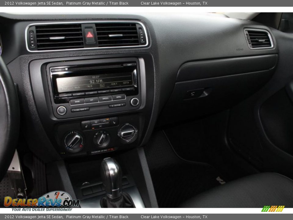 2012 Volkswagen Jetta SE Sedan Platinum Gray Metallic / Titan Black Photo #17