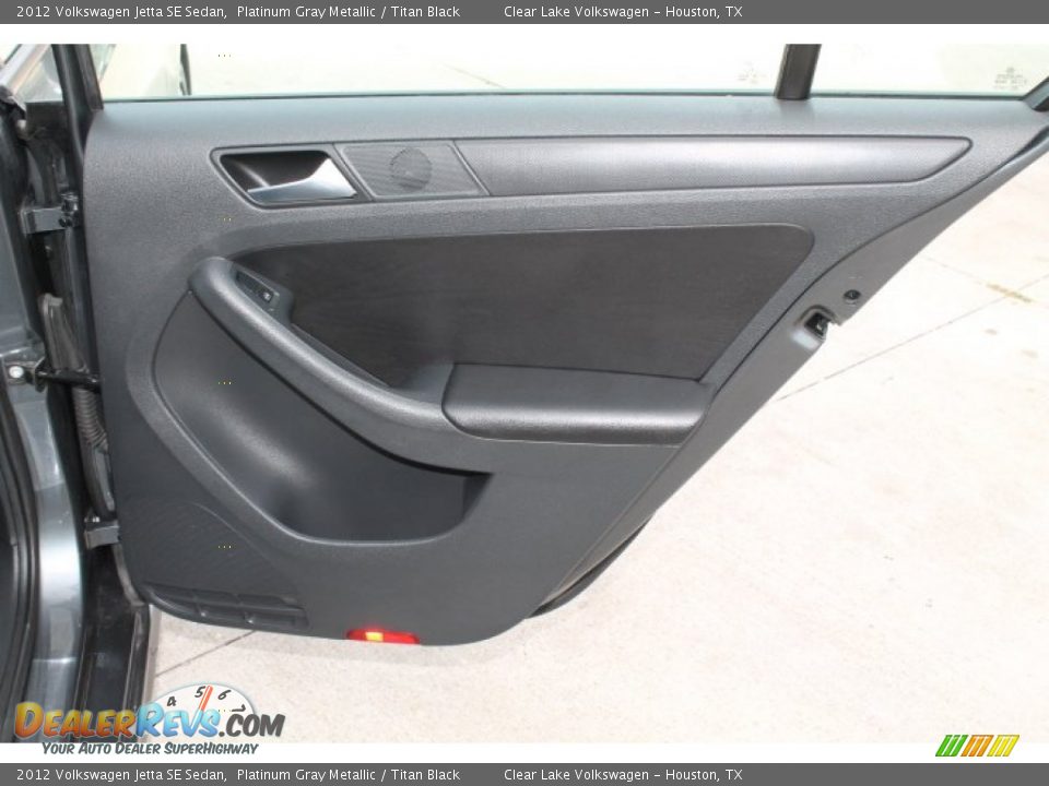 2012 Volkswagen Jetta SE Sedan Platinum Gray Metallic / Titan Black Photo #35