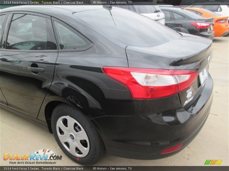 2014 Ford Focus S Sedan Tuxedo Black / Charcoal Black Photo #5