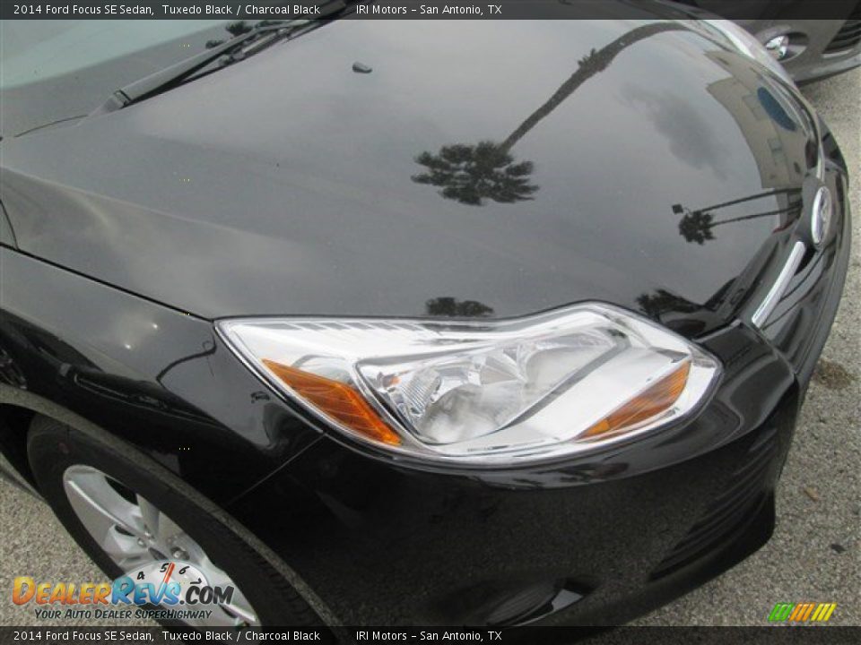 2014 Ford Focus SE Sedan Tuxedo Black / Charcoal Black Photo #2