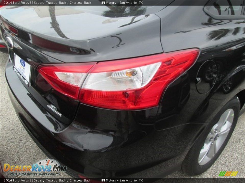 2014 Ford Focus SE Sedan Tuxedo Black / Charcoal Black Photo #4