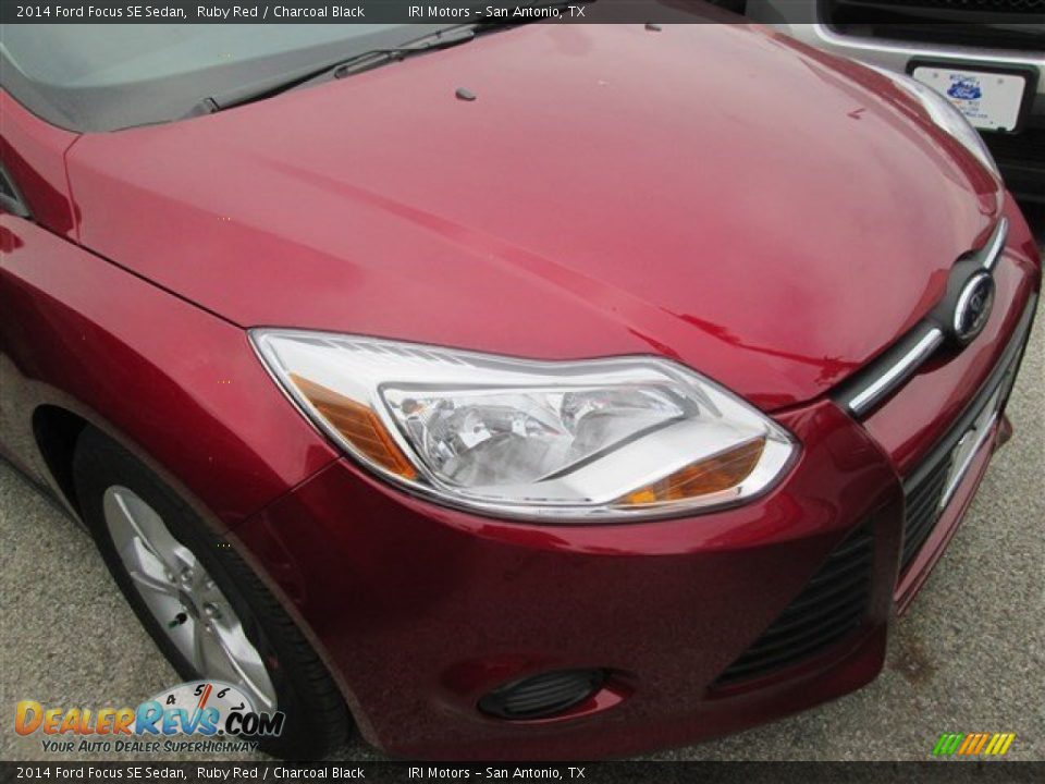 2014 Ford Focus SE Sedan Ruby Red / Charcoal Black Photo #7