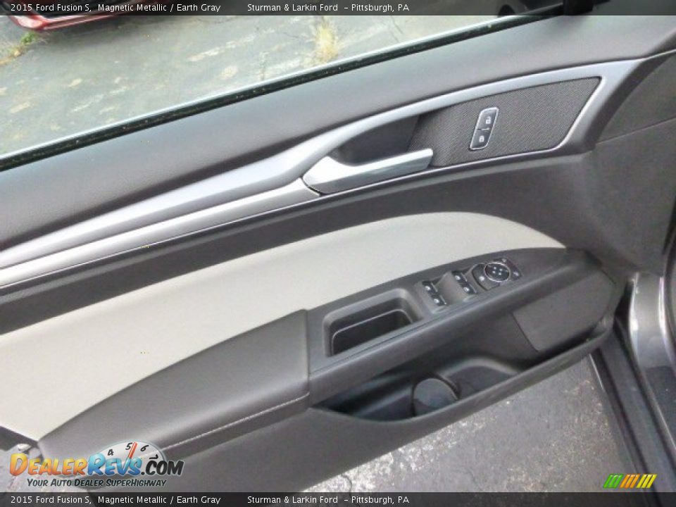 2015 Ford Fusion S Magnetic Metallic / Earth Gray Photo #10