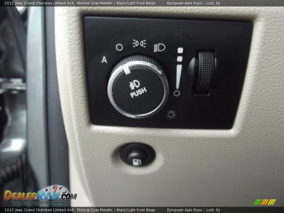 2012 Jeep Grand Cherokee Limited 4x4 Mineral Gray Metallic / Black/Light Frost Beige Photo #23