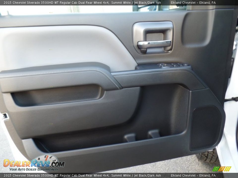 Door Panel of 2015 Chevrolet Silverado 3500HD WT Regular Cab Dual Rear Wheel 4x4 Photo #16