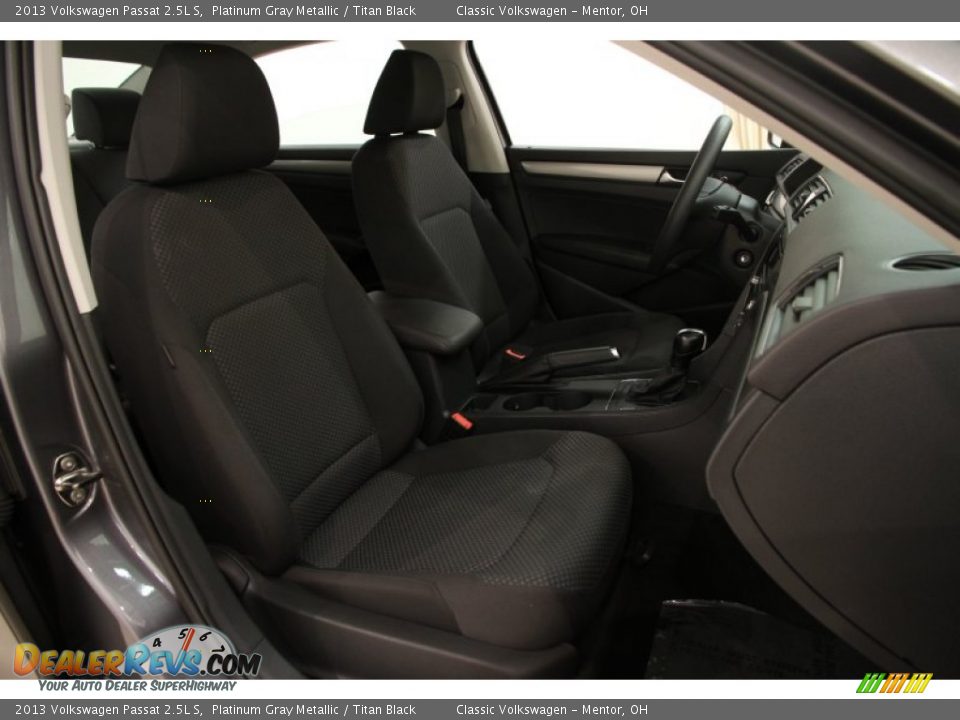 2013 Volkswagen Passat 2.5L S Platinum Gray Metallic / Titan Black Photo #10