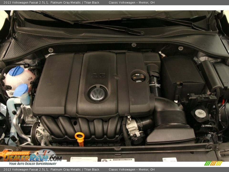 2013 Volkswagen Passat 2.5L S Platinum Gray Metallic / Titan Black Photo #14