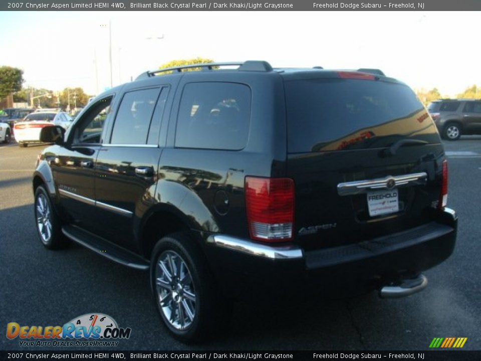 2007 Chrysler Aspen Limited HEMI 4WD Brilliant Black Crystal Pearl / Dark Khaki/Light Graystone Photo #4