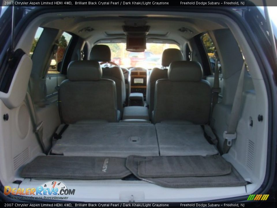 2007 Chrysler Aspen Limited HEMI 4WD Brilliant Black Crystal Pearl / Dark Khaki/Light Graystone Photo #7