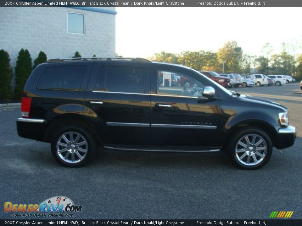 2007 Chrysler Aspen Limited HEMI 4WD Brilliant Black Crystal Pearl / Dark Khaki/Light Graystone Photo #9