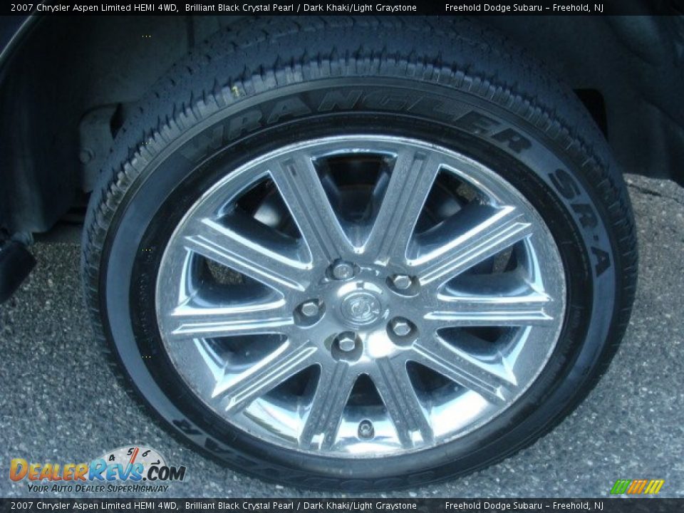2007 Chrysler Aspen Limited HEMI 4WD Brilliant Black Crystal Pearl / Dark Khaki/Light Graystone Photo #10