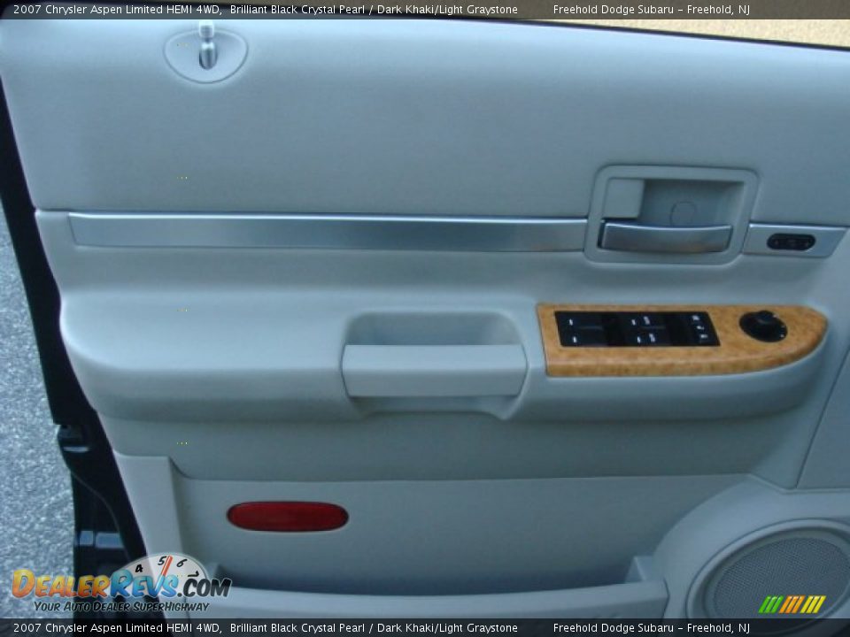 2007 Chrysler Aspen Limited HEMI 4WD Brilliant Black Crystal Pearl / Dark Khaki/Light Graystone Photo #14