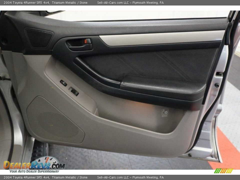 2004 Toyota 4Runner SR5 4x4 Titanium Metallic / Stone Photo #17