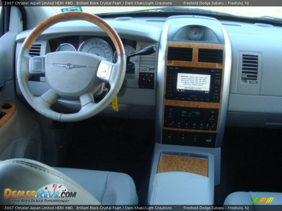 2007 Chrysler Aspen Limited HEMI 4WD Brilliant Black Crystal Pearl / Dark Khaki/Light Graystone Photo #19