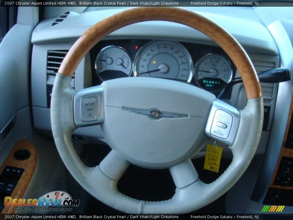 2007 Chrysler Aspen Limited HEMI 4WD Brilliant Black Crystal Pearl / Dark Khaki/Light Graystone Photo #20