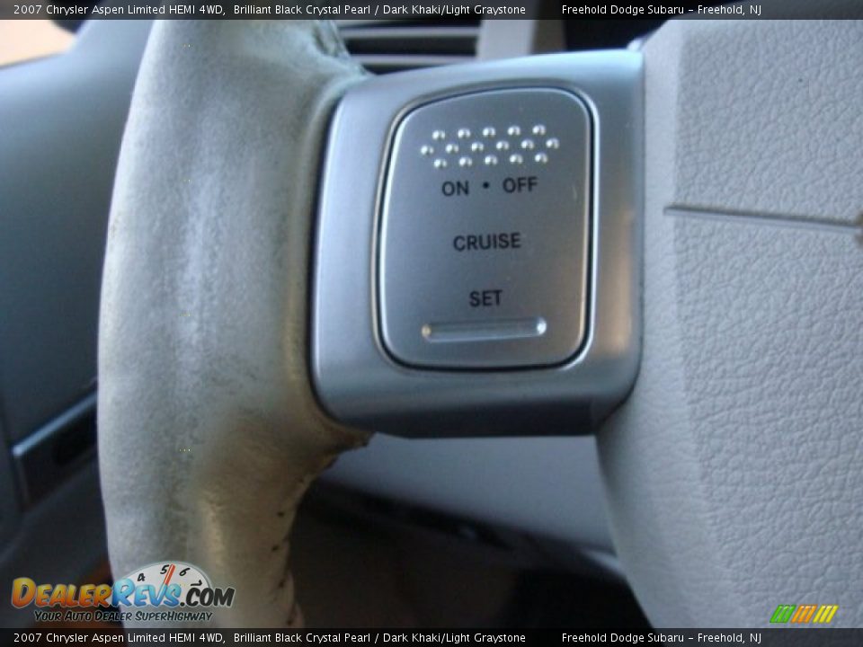 2007 Chrysler Aspen Limited HEMI 4WD Brilliant Black Crystal Pearl / Dark Khaki/Light Graystone Photo #21