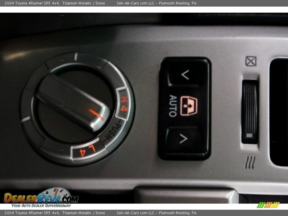 2004 Toyota 4Runner SR5 4x4 Titanium Metallic / Stone Photo #31