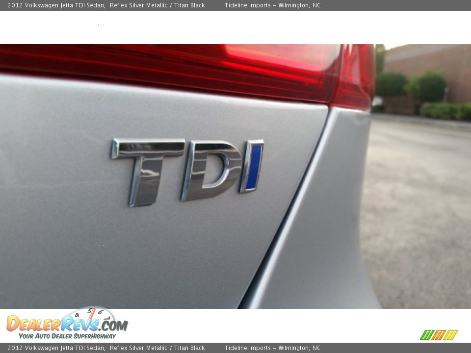 2012 Volkswagen Jetta TDI Sedan Reflex Silver Metallic / Titan Black Photo #16