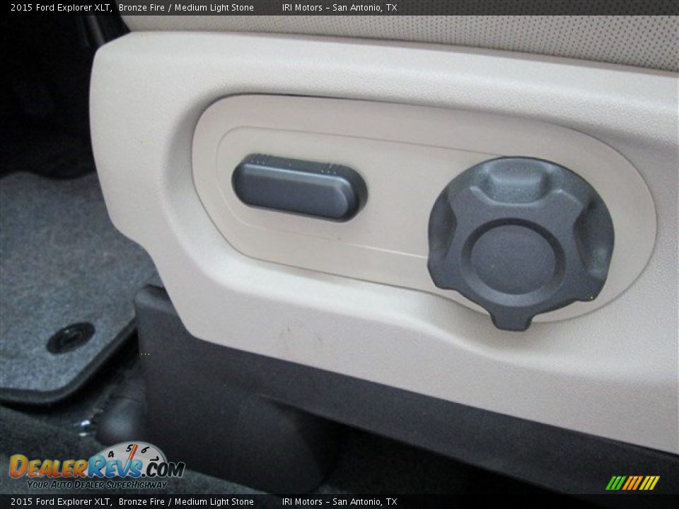 2015 Ford Explorer XLT Bronze Fire / Medium Light Stone Photo #17