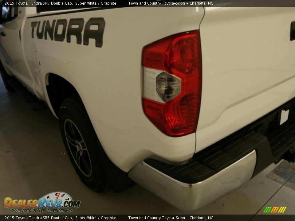 2015 Toyota Tundra SR5 Double Cab Super White / Graphite Photo #6