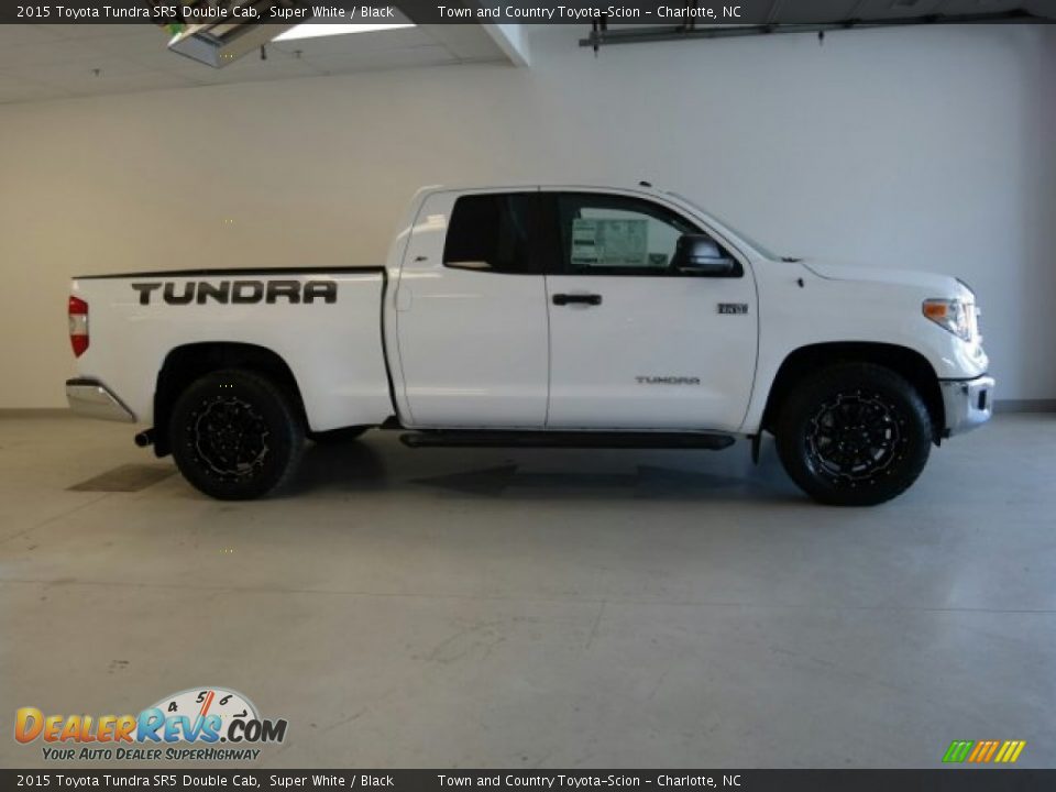 2015 Toyota Tundra SR5 Double Cab Super White / Black Photo #1