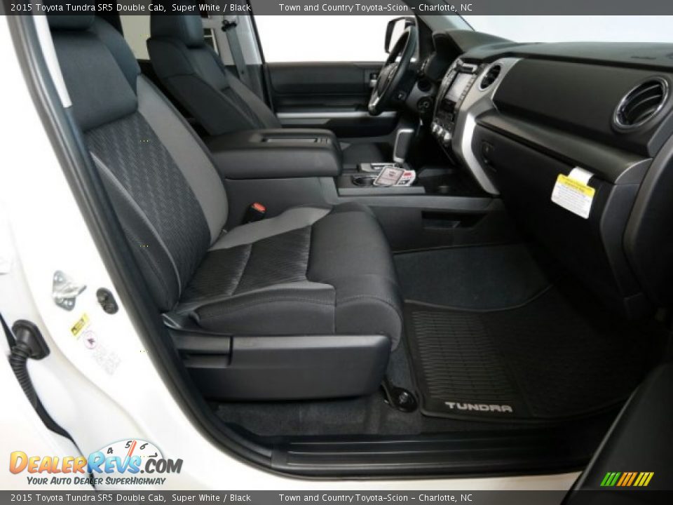 2015 Toyota Tundra SR5 Double Cab Super White / Black Photo #9