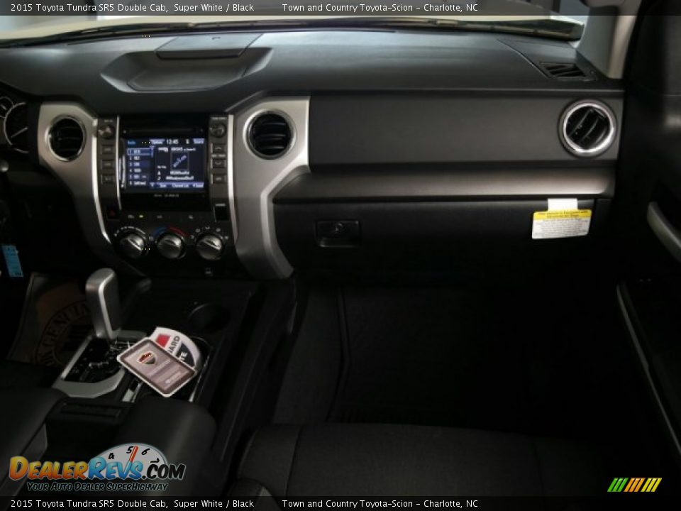 2015 Toyota Tundra SR5 Double Cab Super White / Black Photo #10