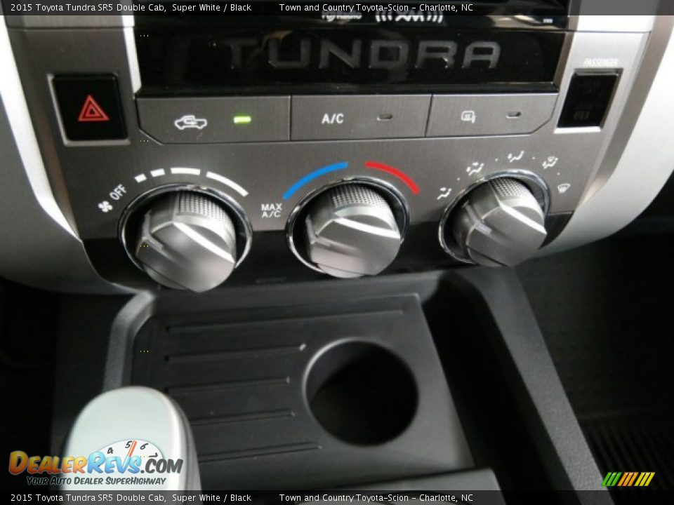 2015 Toyota Tundra SR5 Double Cab Super White / Black Photo #17