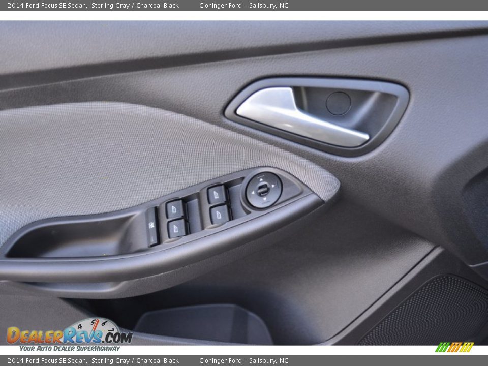 2014 Ford Focus SE Sedan Sterling Gray / Charcoal Black Photo #5