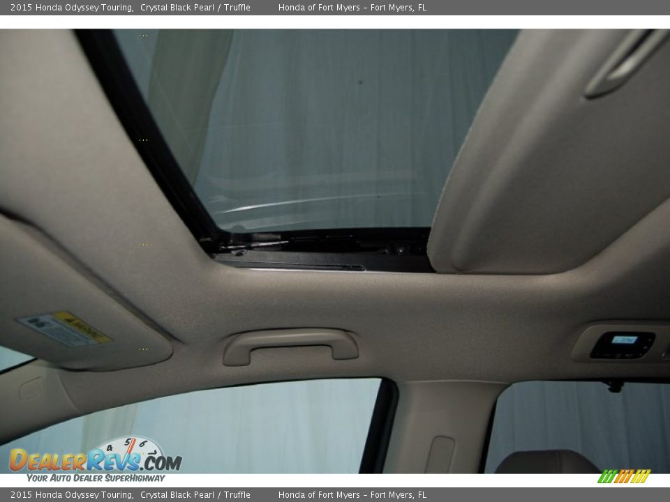 2015 Honda Odyssey Touring Crystal Black Pearl / Truffle Photo #15